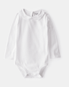 Body blanco de manga larga con cuello festoneado