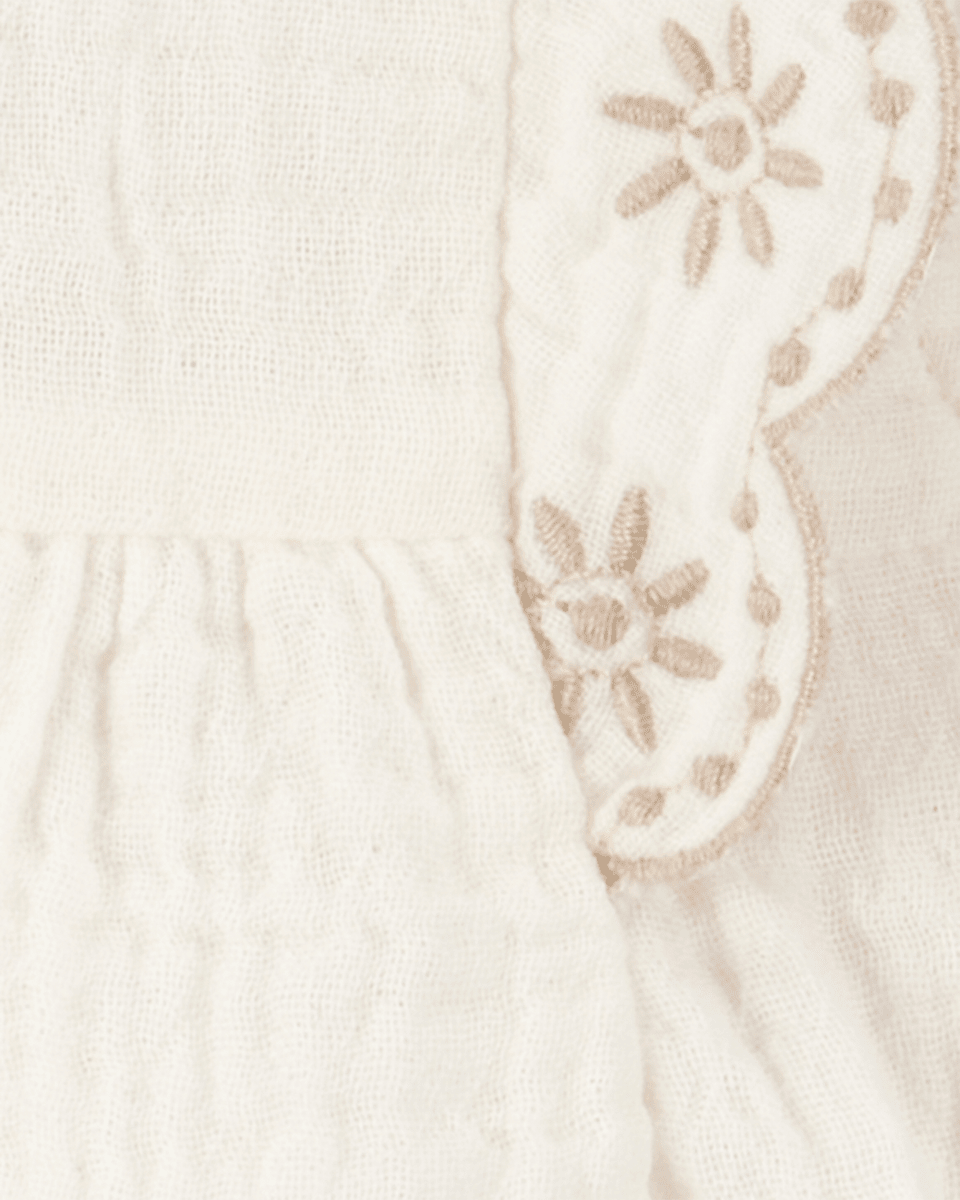 Conjunto dos piezas, pantalón corto de chambray y camiseta de algodón, bordado floral - Carter's