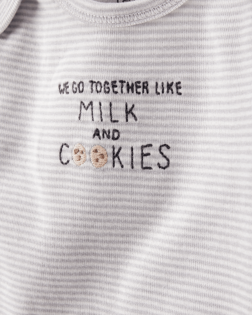 Conjunto tres piezas pantalón y dos bodies diseño galletitas - Carter´s