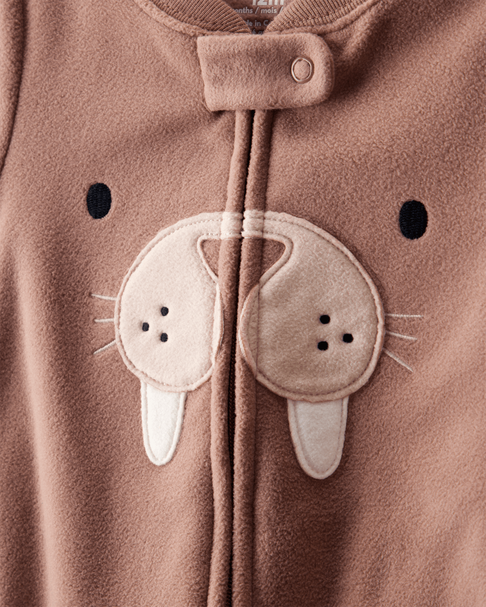 Pijama enterizo polar marrón con diseño de morsa - Carter's